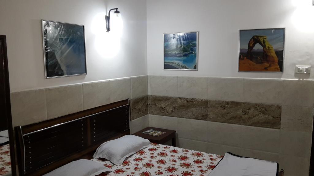 Jeraths Villa Bed And Breakfast Дели Экстерьер фото